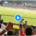 VIDEO: IPL लाइव मैच के दौरान फैन को कंधे पर उठाकर भागा पुलिसकर्मी, कोहली ने दिखा दी WWE स्टाइल