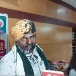 Rakesh Tikait: प्रेस वार्ता के दौरान किसान नेता राकेश टिकैत के ऊपर फेंकी गई स्याही