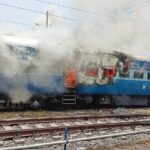 अग्निपथ' की आग में धधक रहा बिहार, छात्रों ने फूंकी ट्रेन