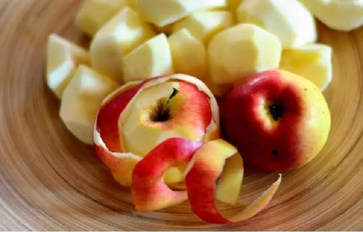Benefits of Apple: जानें सेब के छिलके खाने के फायदे