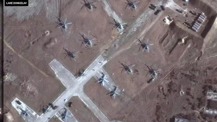 Russia Ukraine Conflict: उपग्रह तस्वीरों में दिखी जंग की आहट, रूसी लड़ाकू विमान तैनात, देखे तस्वीर