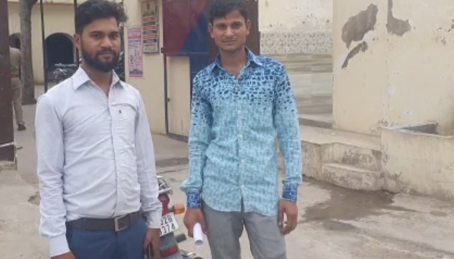 गोविंदगढ़ मोड पर ईमित्र संचालक का मोबाइल छीन फरार हुए बाइक पर सवार दो बदमाश