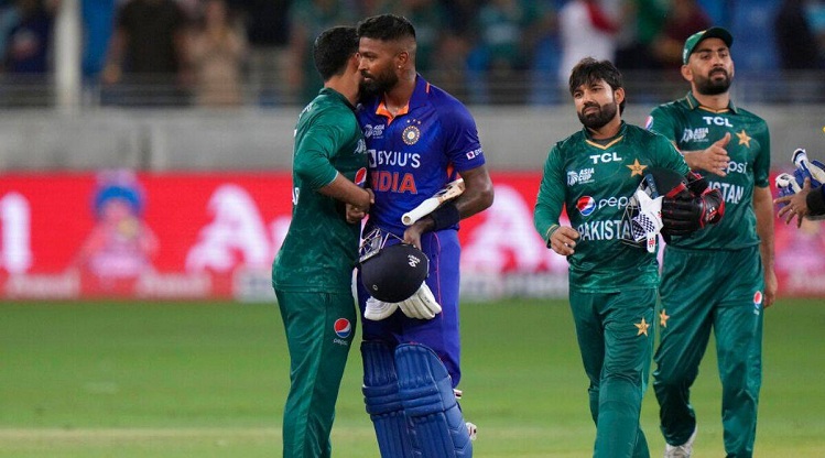 भारत-पाकिस्तान को धीमी ओवर गति बनाए रखने के लिए मिली सजा