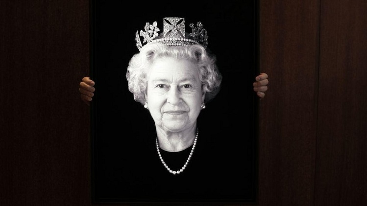 ब्रिटेन की महारानी एलिजाबेथ II नहीं रहीं, अब बेशकीमती कोहिनूर किसे मिलेगा?