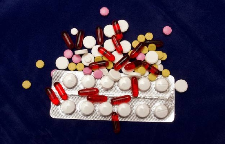 Health Care Tips: एंटीबायोटिक दवाओं का ज्यादा सेवन हो सकता है जानलेवा, हैल्थ एक्सपर्ट की इन बातों का रखें ध्यान !