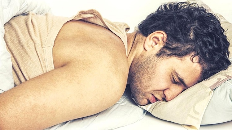 Health Care Tips: सोते समय होने वाली बेचैनी से राहत पाने के लिए अपनाए ये उपाय !