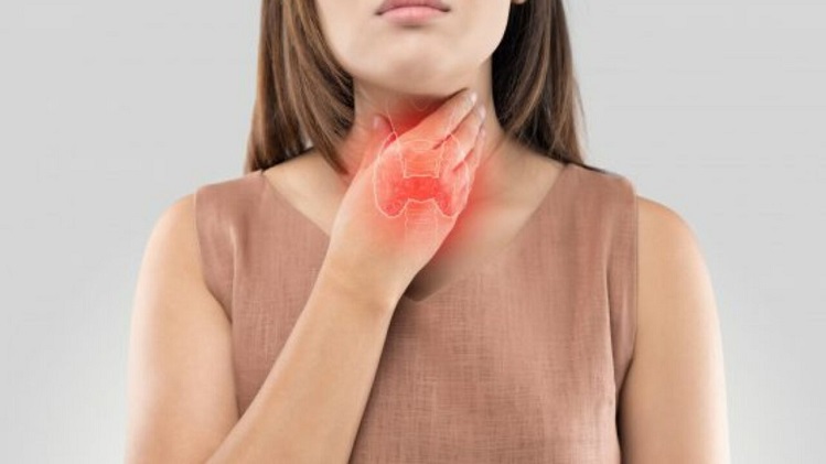 Health Care Tips: अगर गर्दन में दिखाई दे ये लक्षण तो हो जाए सावधान, थायरॉइड कैंसर का है लक्षण !