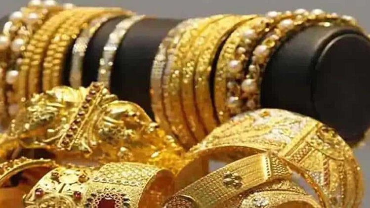 Vastu Tips: वास्तु शास्त्र के अनुसार गलती से भी ना खरीदे सोना, हो सकती है कई समस्याएं !