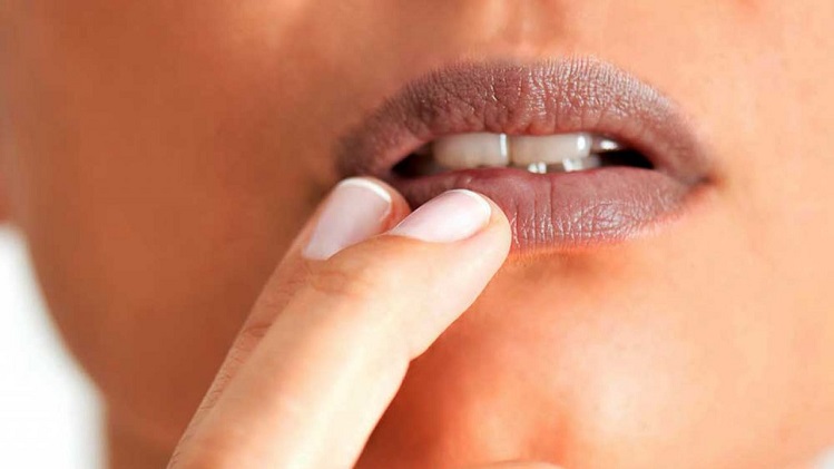 Beauty Care Tips: होठों के कालेपन की समस्या से राहत पाने के लिए आज से ही इस्तेमाल करें यह चीजें !