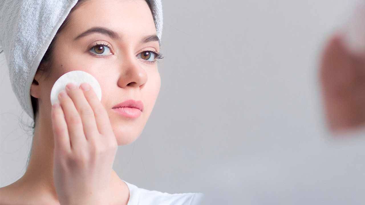 Skin Care Tips: ऑयली स्किन से राहत पाने के लिए अपनाएं यह घरेलू नुस्खे, आइए जानें !