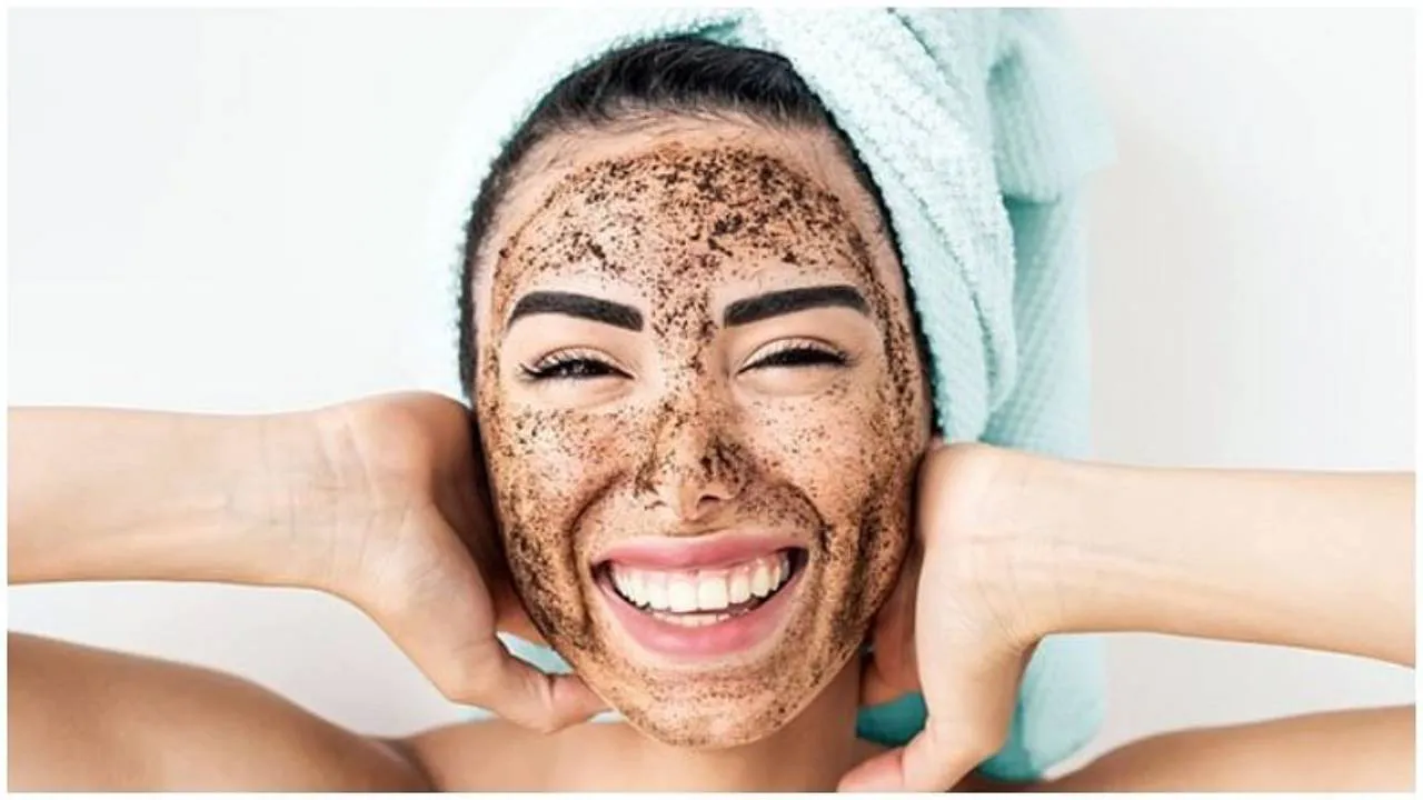 Beauty Care Tips: बिना मेकअप के फेस्टिव सीजन में ग्लोइंग त्वचा पाने के लिए फॉलो करें ये स्किन केयर टिप्स !