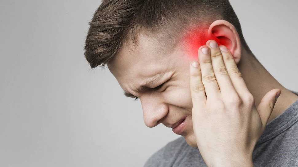 Health Care Tips: सर्दियों में कान दर्द की समस्या से राहत पाने के लिए अपनाएं ये घरेलू नुस्खे !