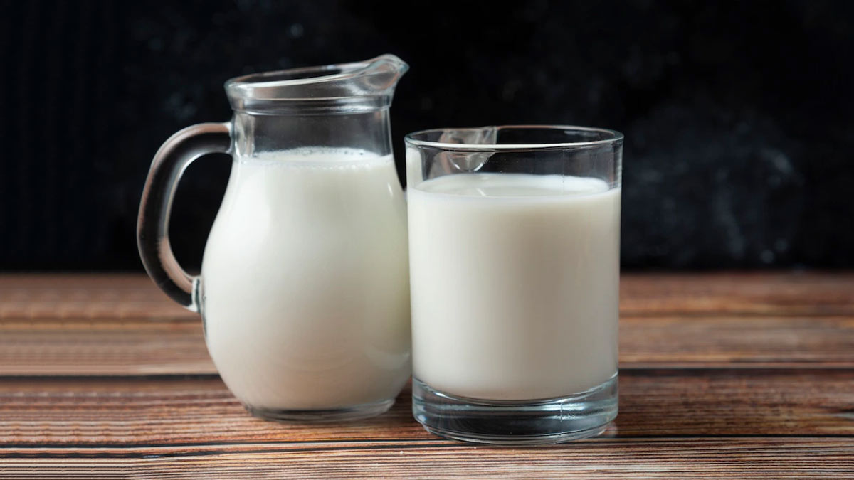 Health Care Tips: नहीं है दूध पीना पसंद तो कैल्शियम की कमी को पूरा करने के लिए इन चीजों का करें सेवन !