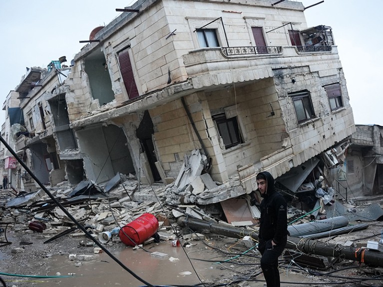 Turkey-Syria Earthquake: तुर्की-सीरिया की तबाही में 21000 मौतें, मलबों से अब भी निकल रहीं लाशें