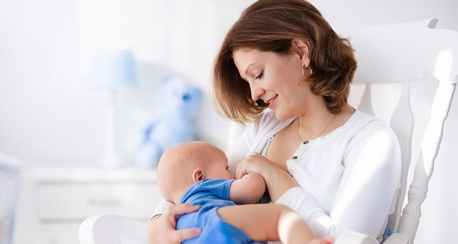 Health Care Tips: नियमित रूप से बच्चों को स्तनपान कराने से नहीं होती है ये बीमारियां, मां को भी मिलता है फायदा !
