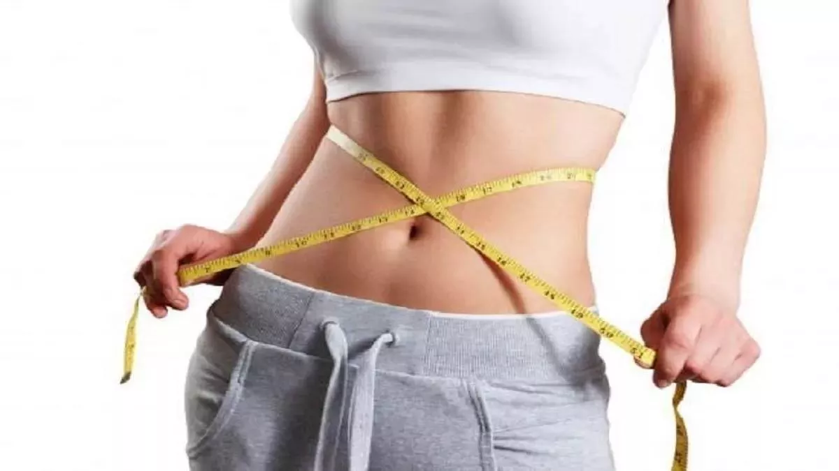Weight Loss Tips: बढ़ते वजन को कंट्रोल करने के लिए आज से ही इन चीजों का सेवन करें बंद, जल्द कम होगा वजन !