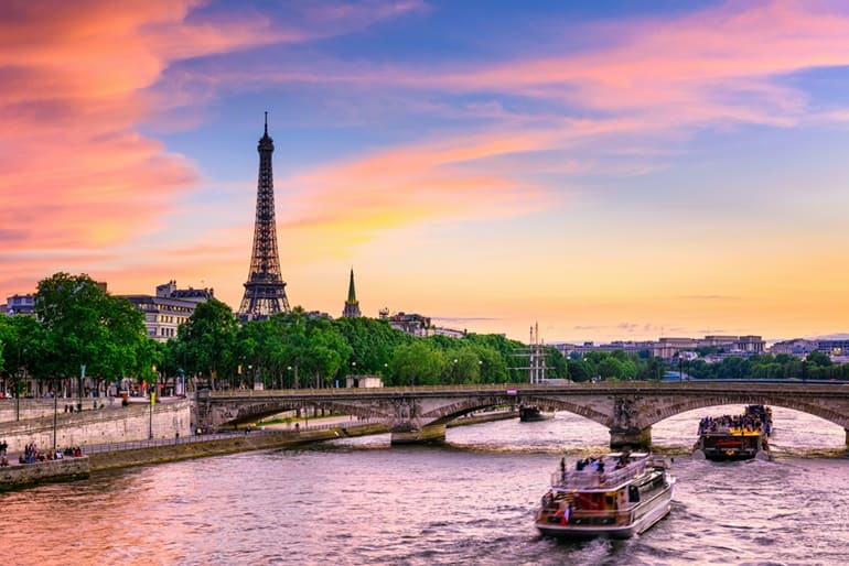 Travel Tips: पेरिस घूमने के ट्रिप का प्लान बनाते समय भारतीय नागरिक इन सेफ्टी टिप्स का जरूर रखें ध्यान !