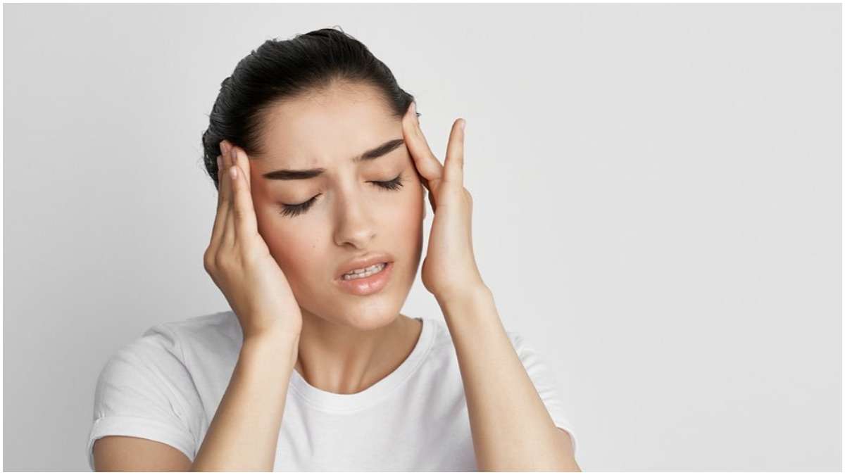 Health Care Tips: सर्दियों में होने वाली सिरदर्द की समस्या से राहत पाने के लिए करें ये आसान उपाय !