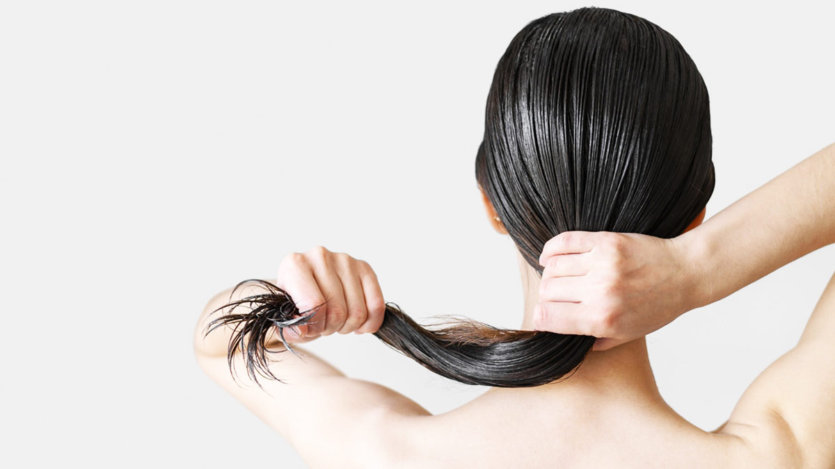 Hair Care Tips: बालों में नही टिकता है मेंहदी का रंग, अपनाए ये तरीके, बाल होंगे पहले की तरह चमकदार और काले !