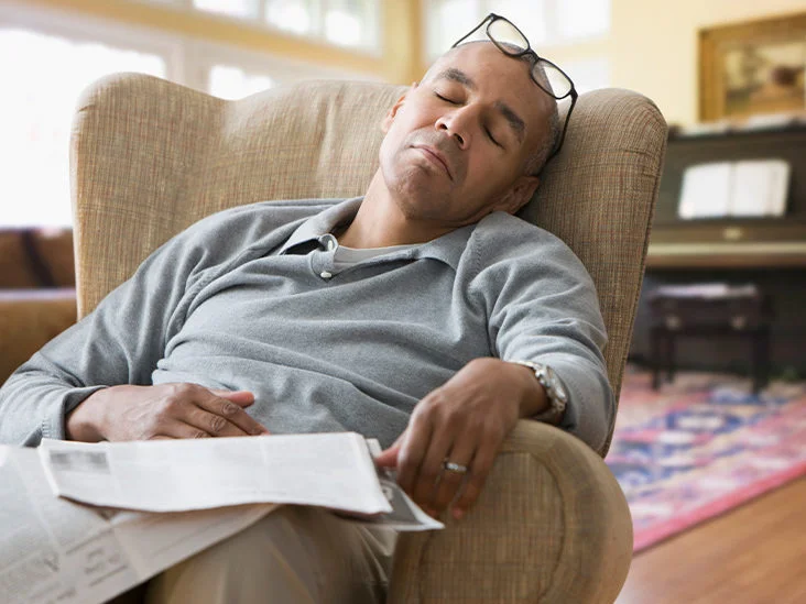 Health Care Tips: आपको भी है कुर्सी पर बैठकर सोने की आदत तो हो जाएं सावधान, हो सकती है ये समस्याएं !