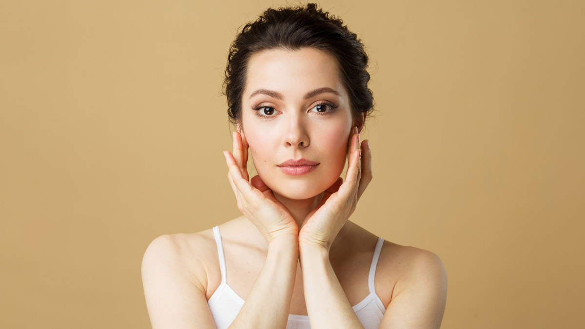 Skin Care Tips: चमकदार चेहरा पाने के लिए इस तरह करें त्वचा पर मैदे का इस्तेमाल !