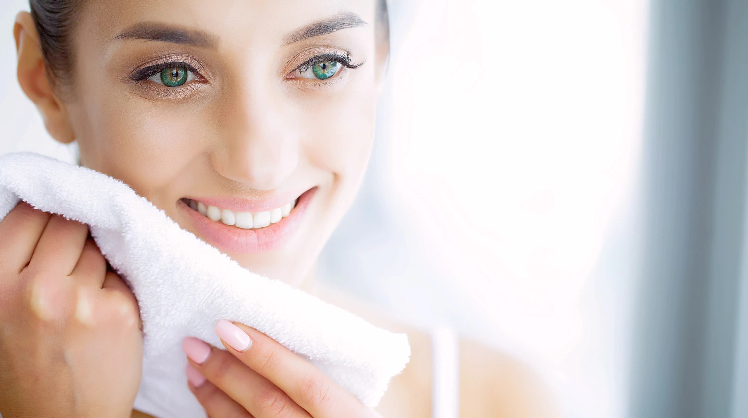 Skin Care Tips: चेहरे को बार-बार तौलिया से साफ करने की ना करे गलती हो सकती है त्वचा से जुड़ी कई समस्याएं !