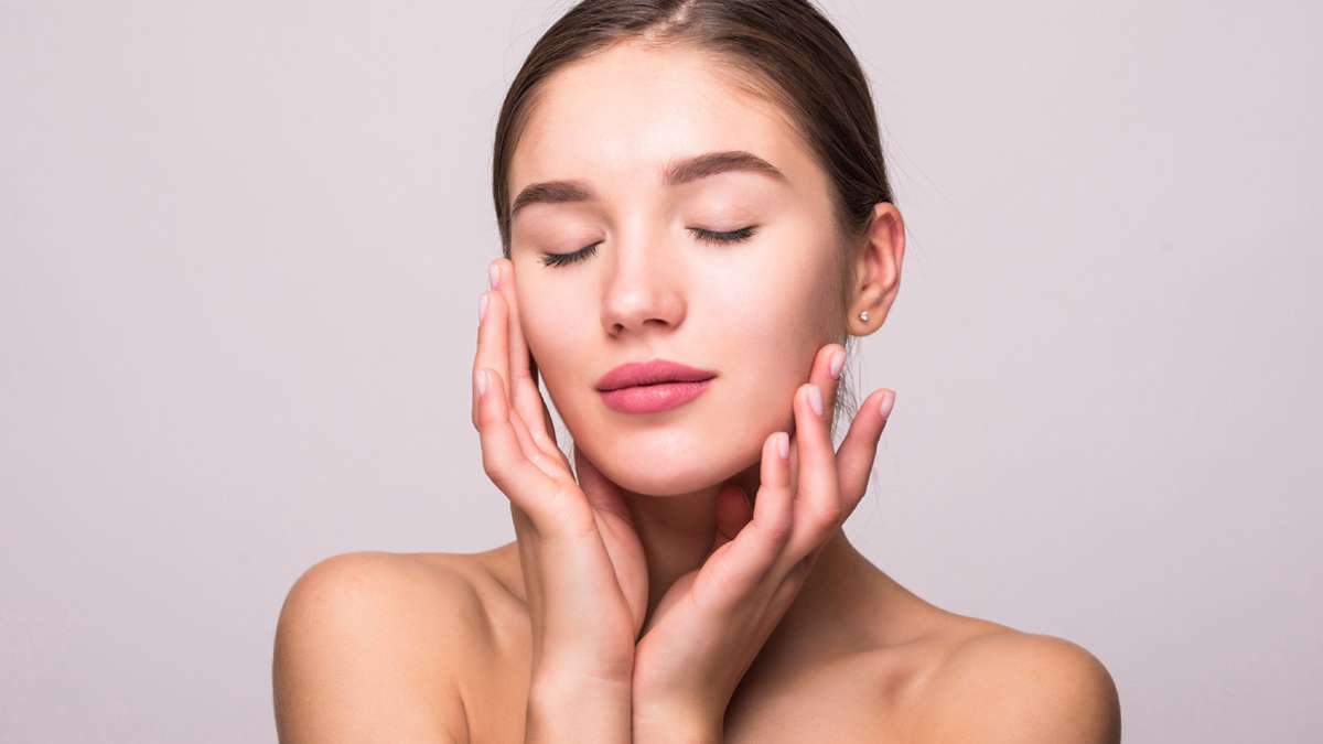 Beauty Care Tips: आपकी इन बुरी आदतों की वजह से आपकी त्वचा समय से पहले ही दिखने लगती है बूढ़ी !