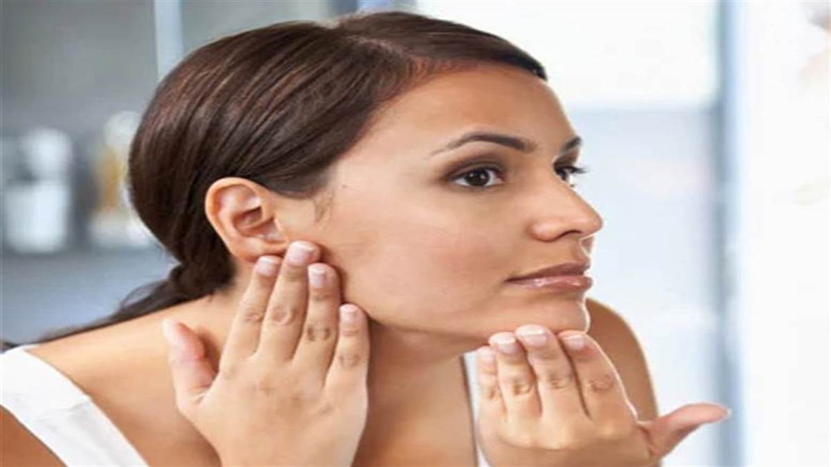 Skin Care Tips: हाथों की त्वचा के रूखे पन और कालेपन से है परेशान तो राहत पाने के लिए अपनाएं ये घरेलू नुस्खे !