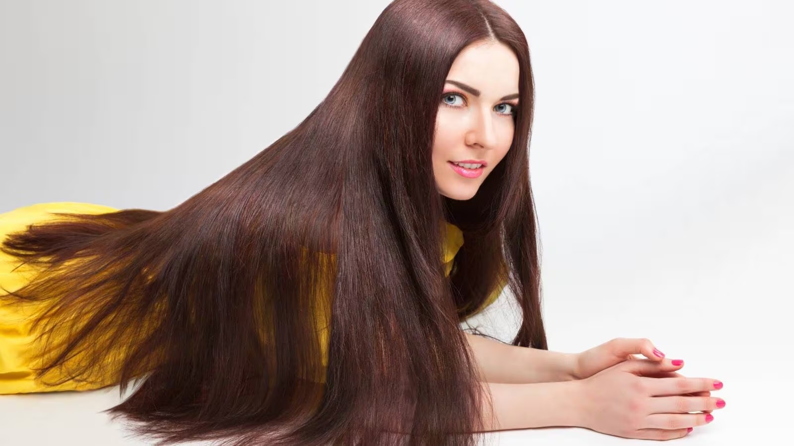 Hair Care Tips: बालों को मजबूत और चमकदार बनाने के लिए सप्ताह में एक बार जरूर करें इस मास्क का इस्तेमाल !