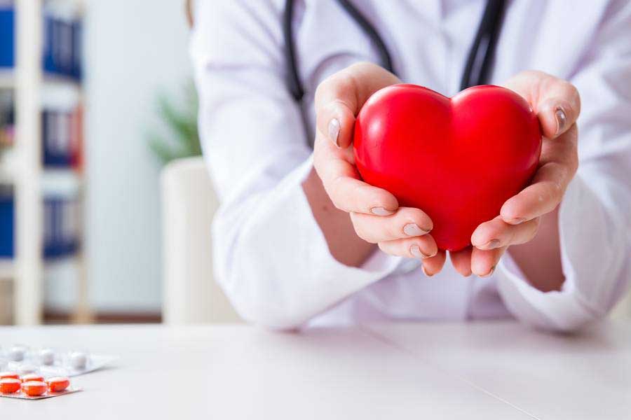 Health Care Tips: दिल से जुड़ी बीमारियों के खतरे को कम करने के लिए खुलकर हंसना बहुत जरूरी, मिलते है कई फायदे !