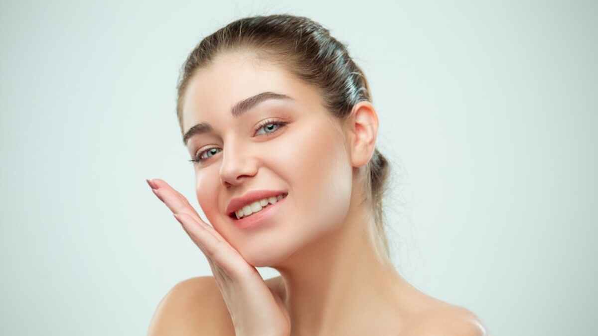 Skin Care Tips: स्किन केयर में बेसन का करें इस्तेमाल, त्वचा से जुड़ी ये समस्याएं होती है दूर !