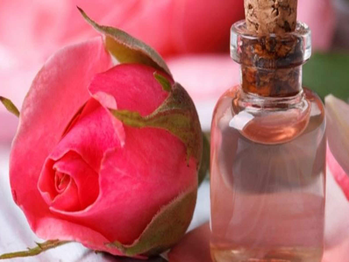 Skin Care Tips: गर्मियों के मौसम में त्वचा को हाइड्रेट रखने के लिए गुलाब जल फेस पैक का करें इस्तेमाल !
