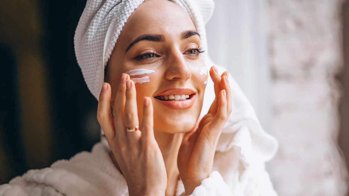 Skin Care Tips: बढ़ती उम्र में खूबसूरत और जवां नजर आने के लिए आज से ही डाइट में इन चीजों का करें सेवन !