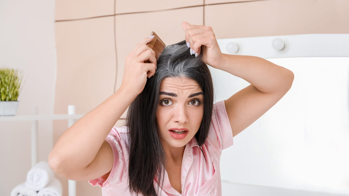 Hair Care Tips: सफेद बालों की समस्या से राहत पाने के लिए सरसों के तेल का इस तरह करें इस्तेमाल !