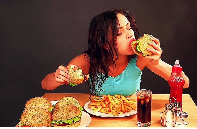 Health Care Tips: ज्यादा खाना खाने की वजह से पेट में बन रही है गैस तो राहत पाने के लिए अपनाएं ये आसान उपाय !