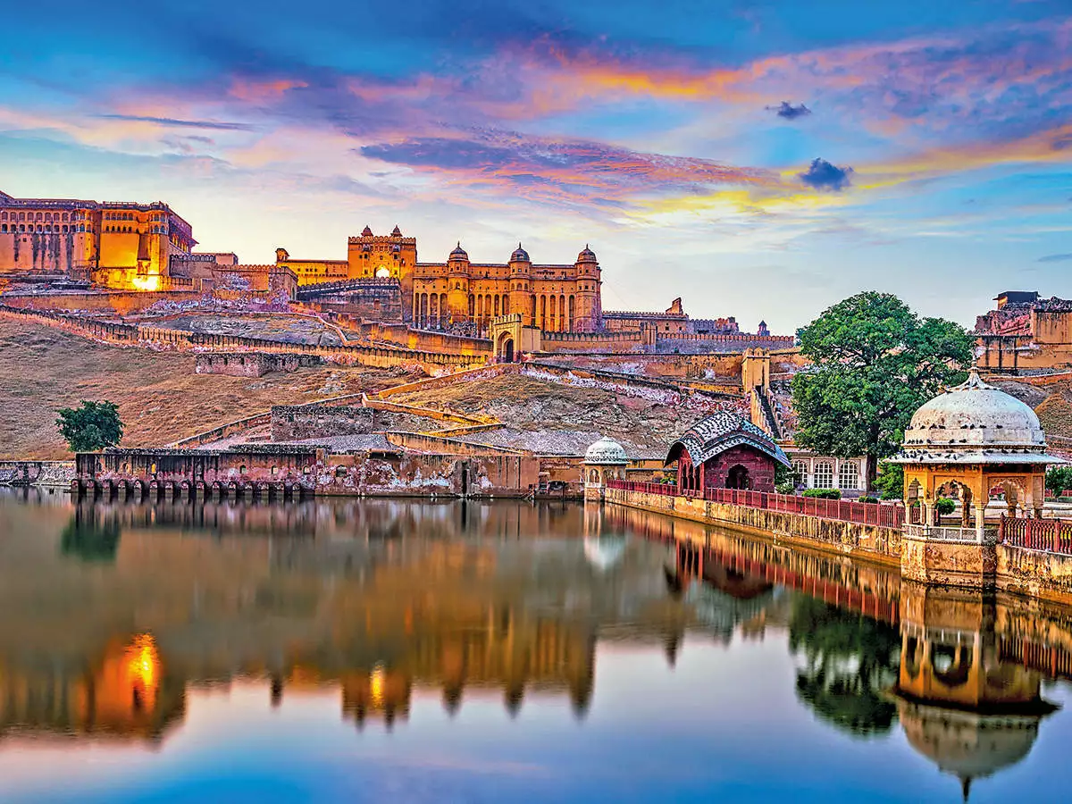 Travel Tips: जयपुर कि ट्रिप का कर रहे हैं प्लान तो यहां पर इन फेमस मंदिर में जरूर जाएं घूमने, मन को मिलेगा बहुत सुकून !