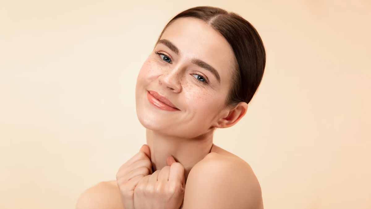 Skin Care Tips: गर्मियों में त्वचा को हेल्दी और ग्लोइंग बनाए रखने के लिए इन नेचुरल चीजों का करें इस्तेमाल !
