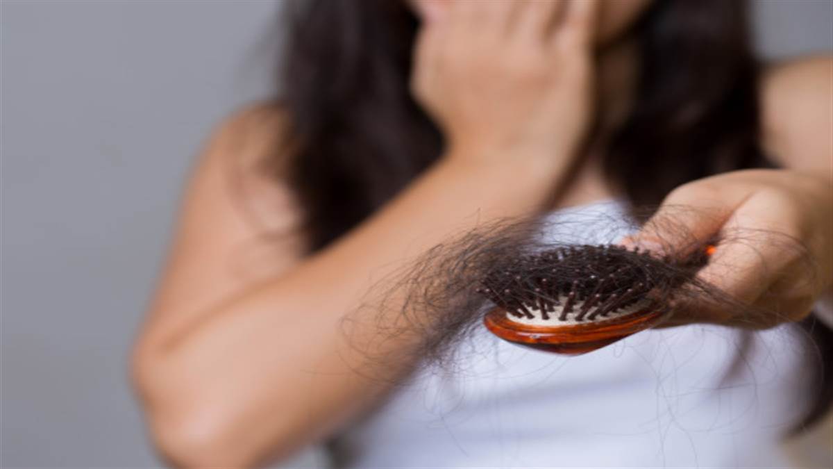 Hair Care Tips: हेयर फॉल की समस्या से राहत पाने के लिए शैंपू करने से पहले इस हेयर मास्क का करें इस्तेमाल !
