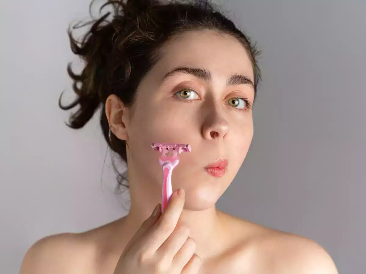 Skin Care Tips: चेहरे पर आने वाले अनचाहे बालों को हटाने के लिए चीनी के साथ इन चीजों को मिलाकर करें इस्तेमाल !