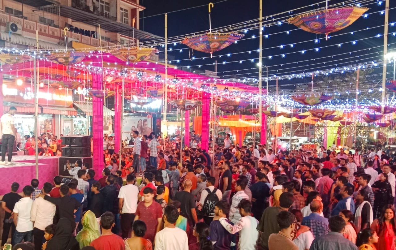 विधाधर नगर में  दीपावली कार्निवाल में लोगों की  उमड़ी भीड़