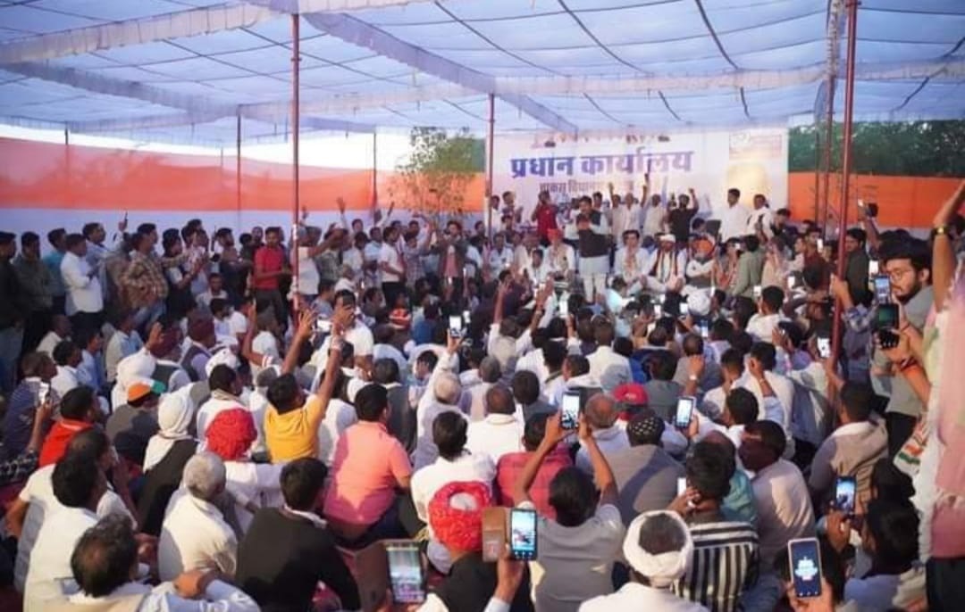चाकसू में प्रचार के अंतिम दिन कांग्रेस व भाजपा ने रैली निकालकर किया शक्ति प्रदर्शन