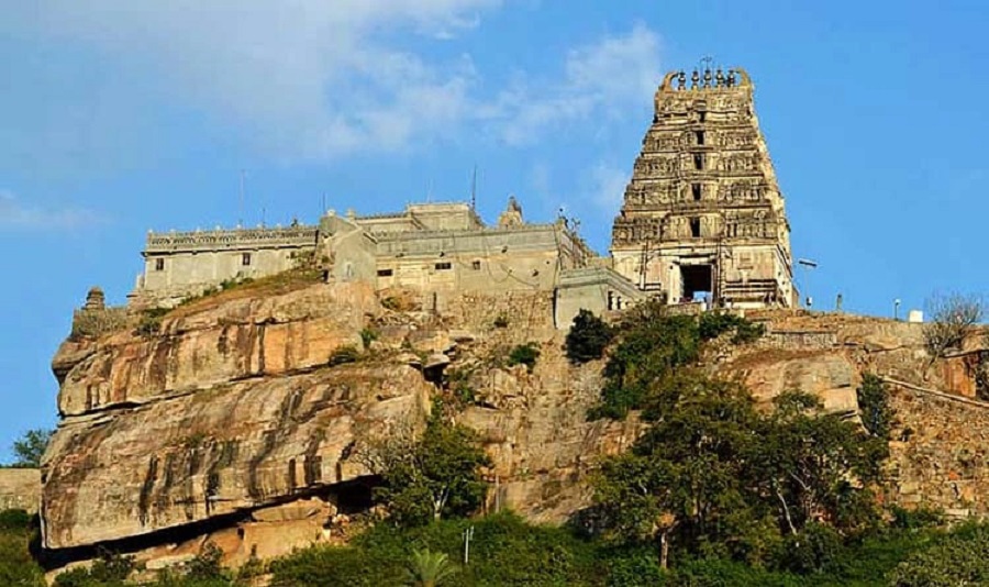 Travel Tips: करना चाहते हैं सुकून का एहसास तो घूमने के लिए बेंगलुरु के इन मंदिरों को करें डेस्टिनेशन लिस्ट में शामिल !