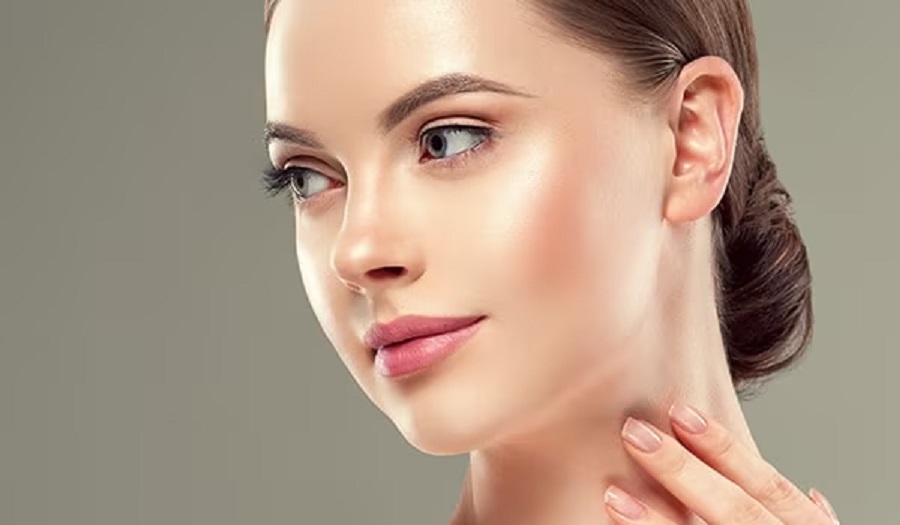 Skin Care Tips: चेहरे पर प्राकृतिक रूप से निखार लाने के लिए किचन में रखी इन चीजों का करें इस्तेमाल !