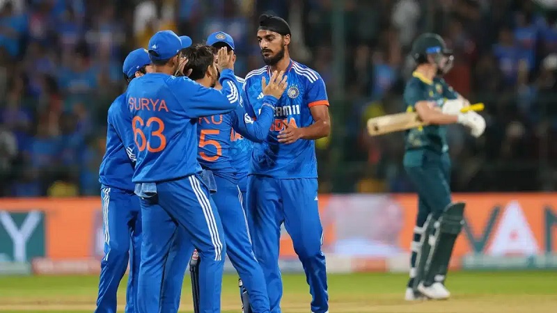 IND vs AUS, 5th T20: अर्शदीप सिंह ने आखिरी ओवर में पलट दी बाजी, 10 रन का यूं किया बचाव, बन गए हीरो